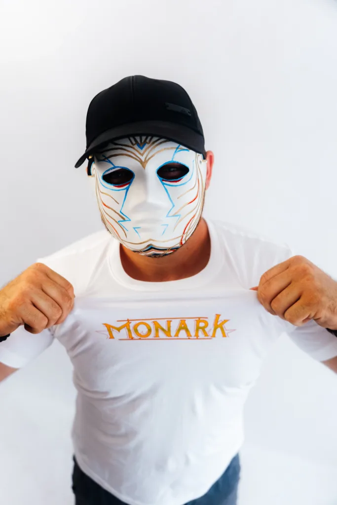 Le Héraut montre ses vêtements en éditions limitées Monark